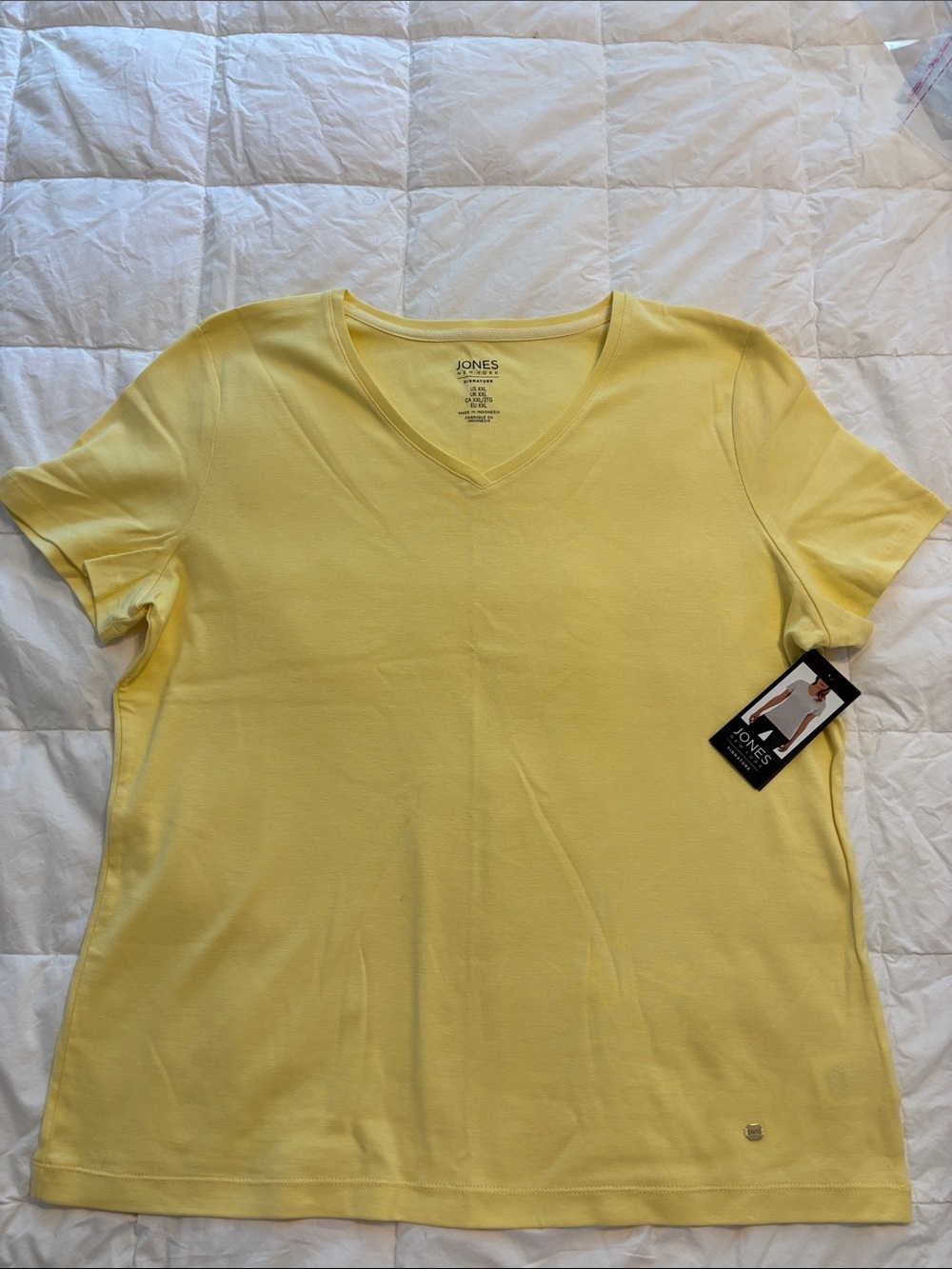 Jones New York Light Yellow V-Neck Short Sleeve Tee